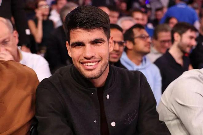 会在餐桌旁 会在餐桌旁