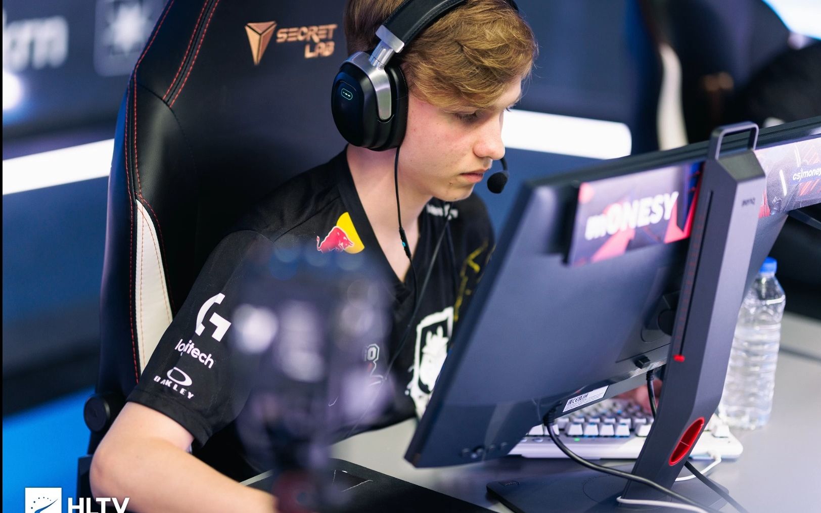 在西蒙尼体 在西蒙尼体